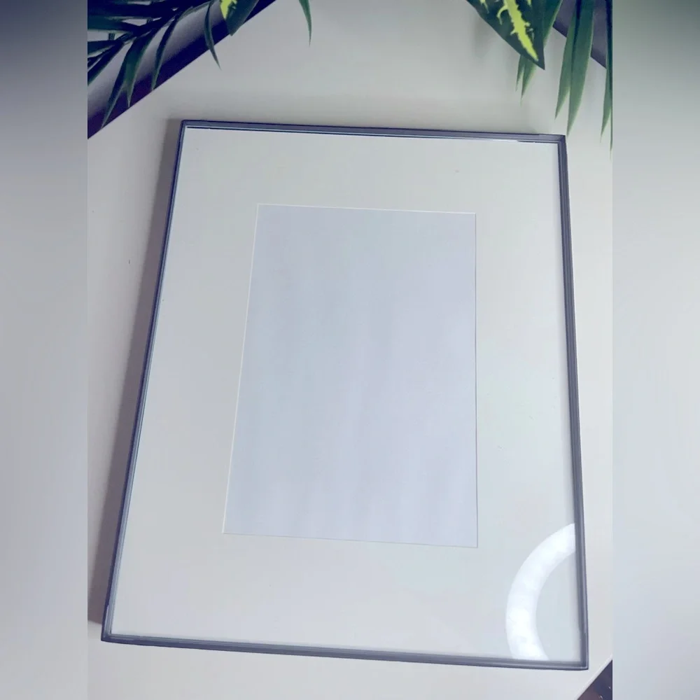 Black Frame with White Mat, Glass Front